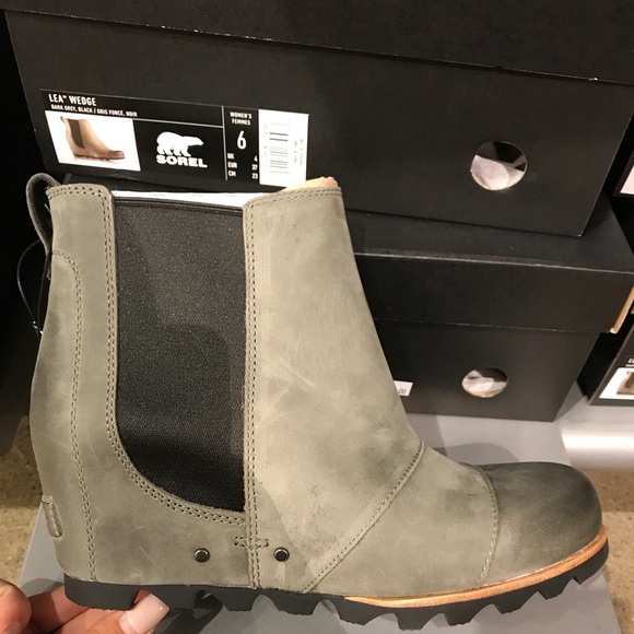 Sorel Shoes - SOREL Lea Dark Gray - NEW IN BOX!!